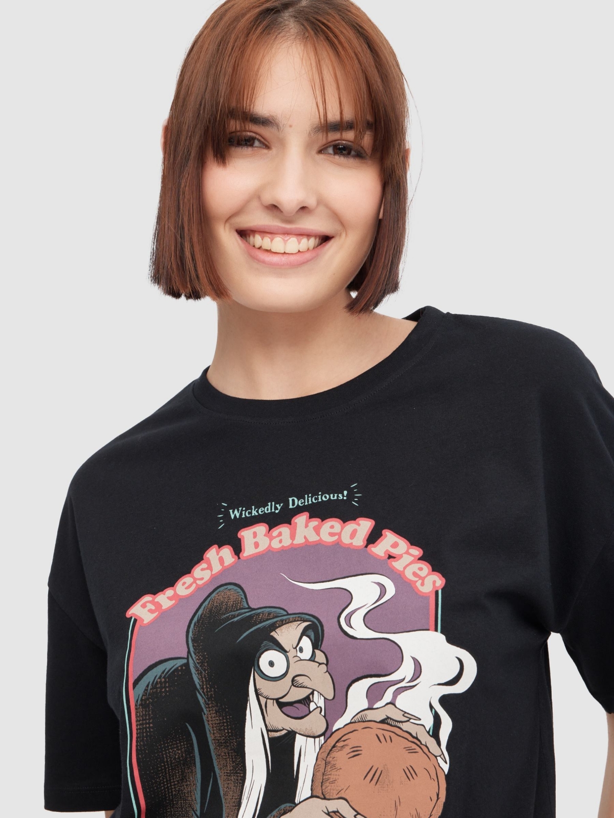 Camiseta Disney Villains negro vista detalle