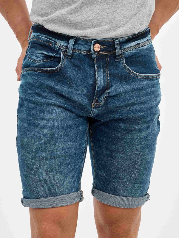 Bermuda denim azul gastado azul vista detalhe