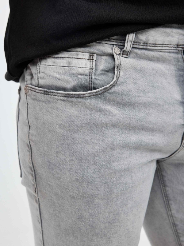 Bermudas denim cinza básico cinza claro vista detalhe