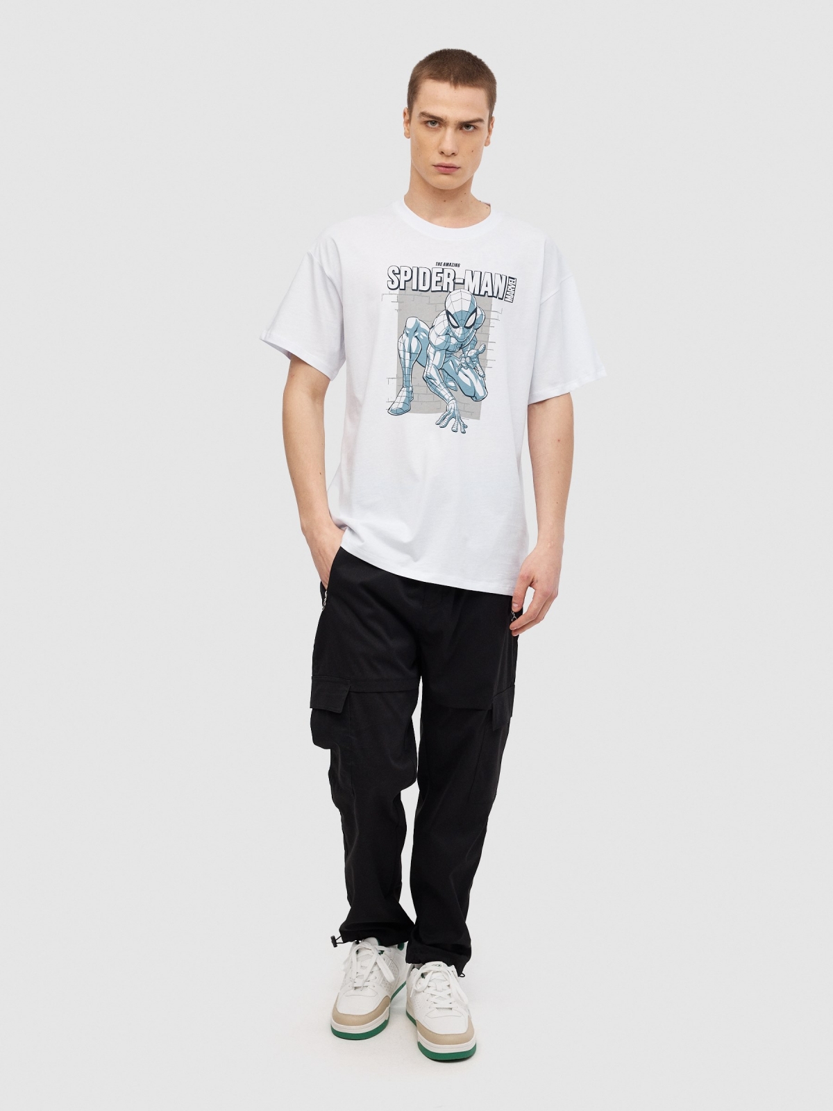 Camiseta oversize Spiderman blanco vista general frontal