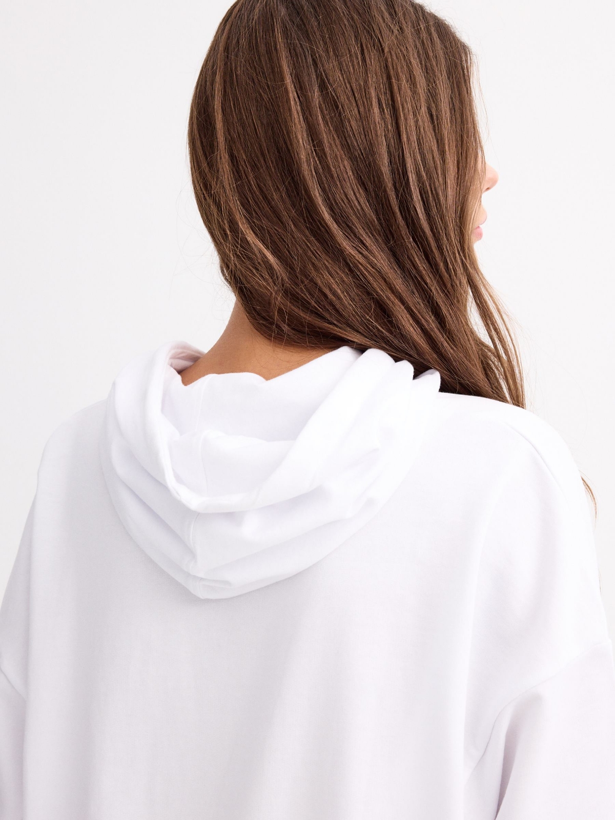 Sudadera básica con capucha blanco vista detalle