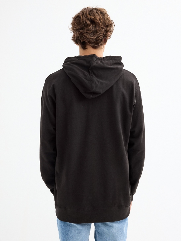 Camisola canguru com logótipo preto vista meia traseira