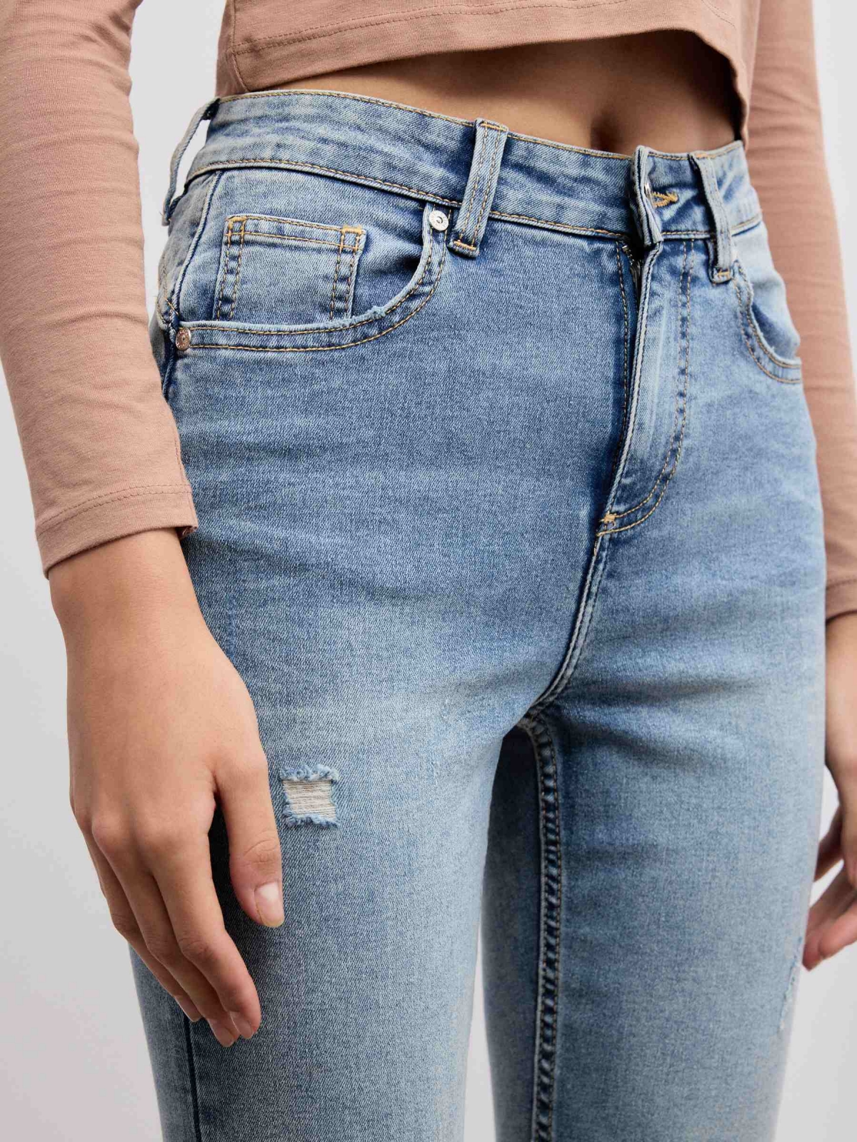 Jeans mid rise skinny push up azul claro vista detalle