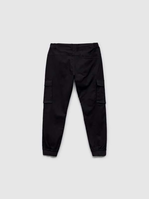  Pantalón jogger perneras con bolsillos negro vista frontal