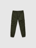 %Pto% Pantalón jogger multibolsillos kaki vista frontal