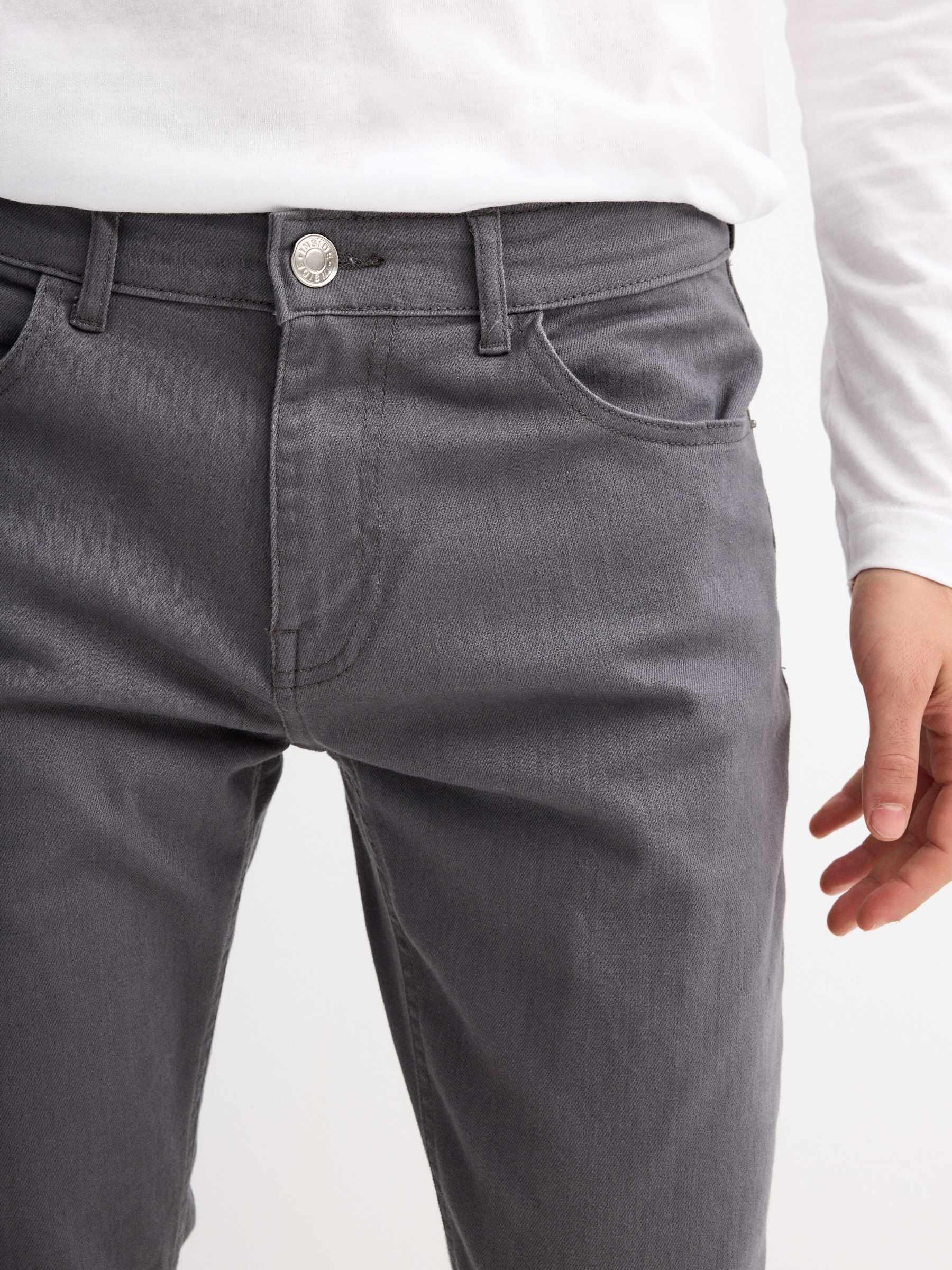 Basic colored jeans grey general front view