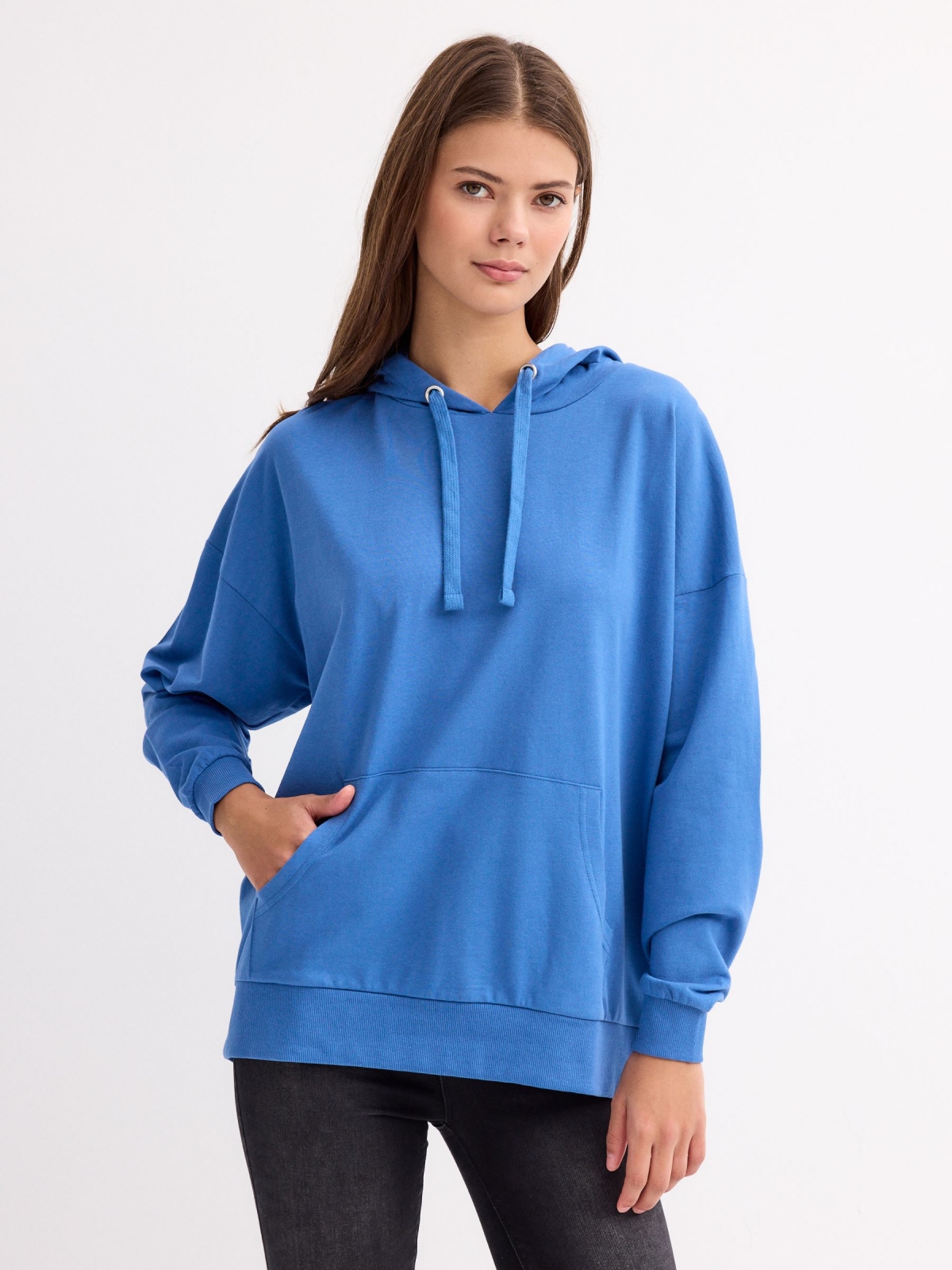 Basic kangaroo sweatshirt blue middle front view