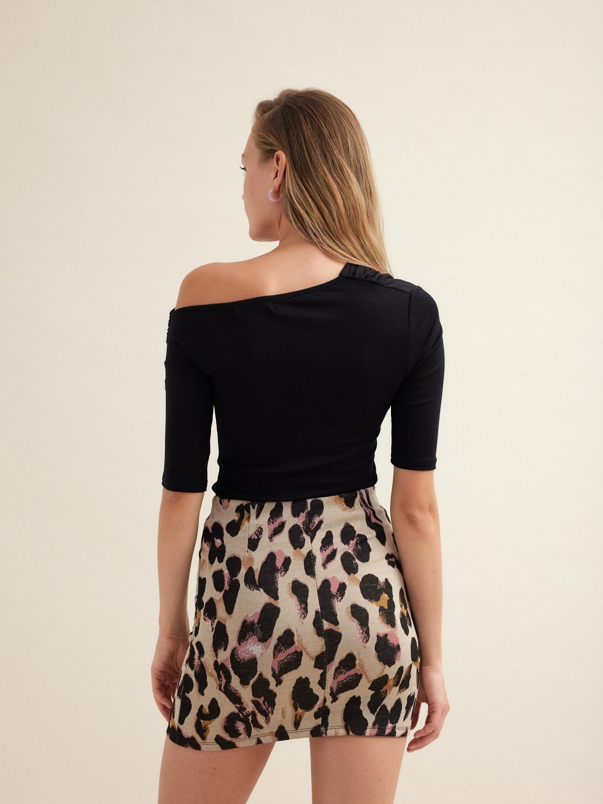 Asymmetric neckline t-shirt black middle back view