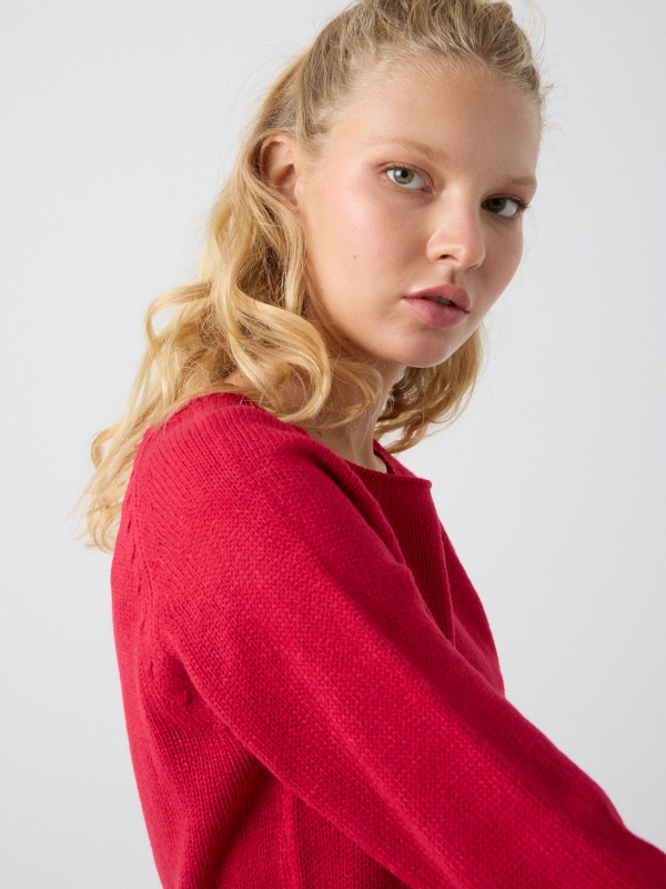 Basic crew neck sweater red detail view