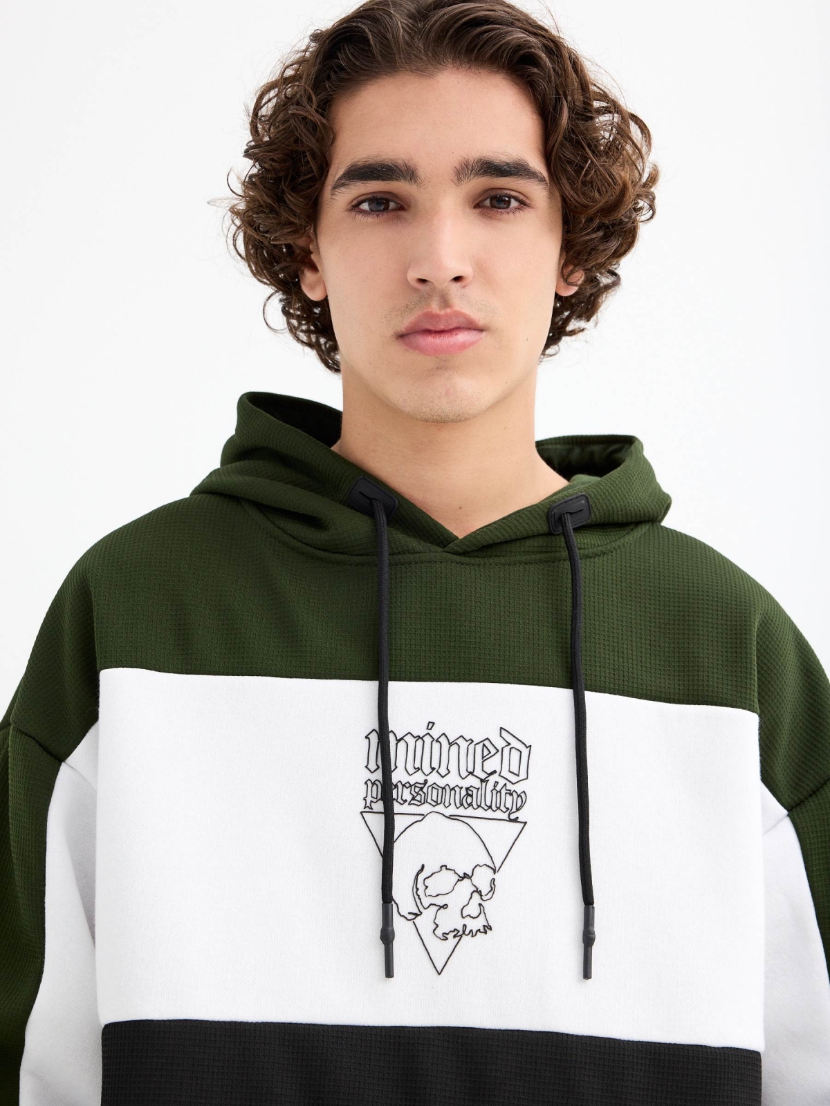 Oversize sweatshirt with green hood black detail view