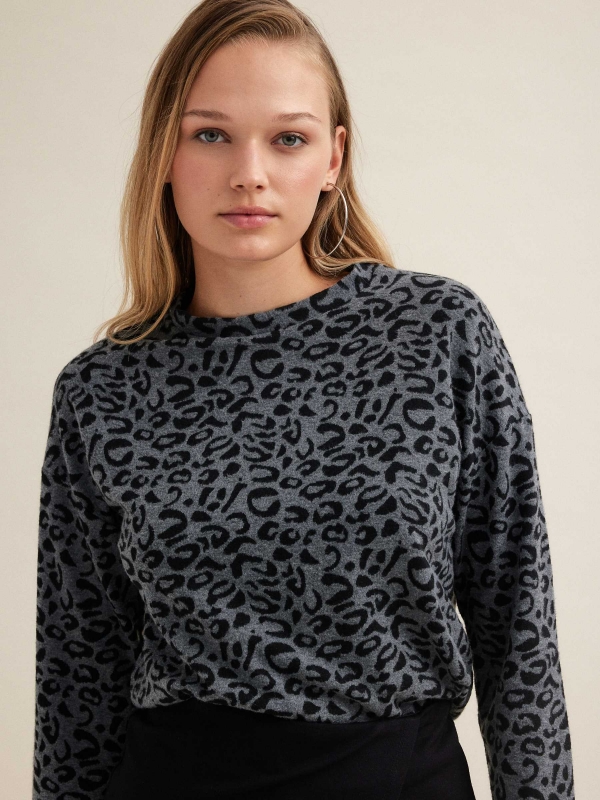  Camiseta animal print gris