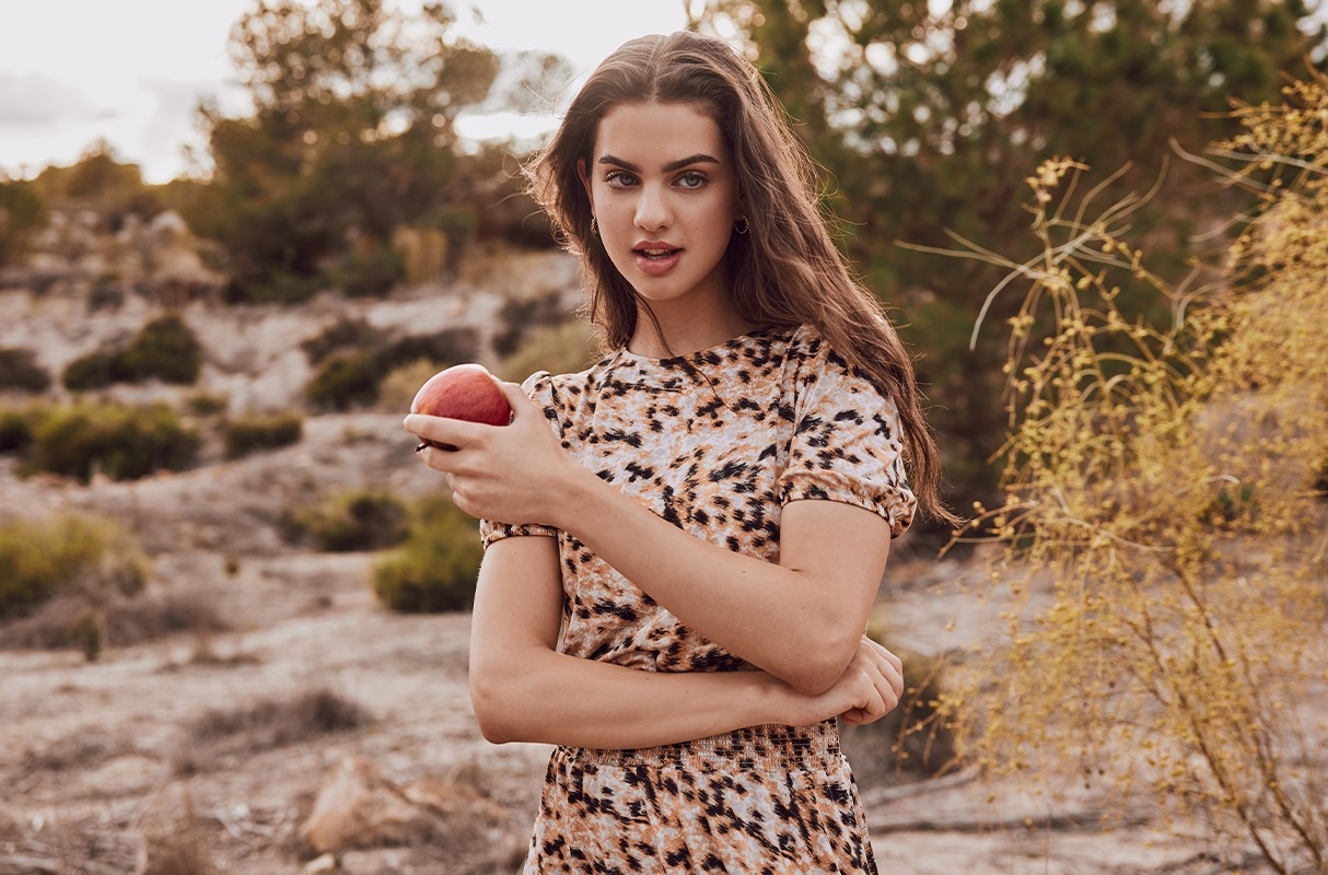 Vestido mini estampado multicolor vista media frontal