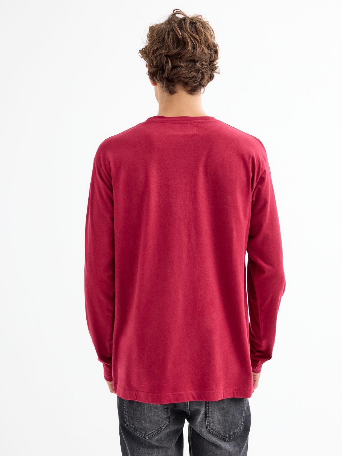 IN t-shirt garnet middle back view