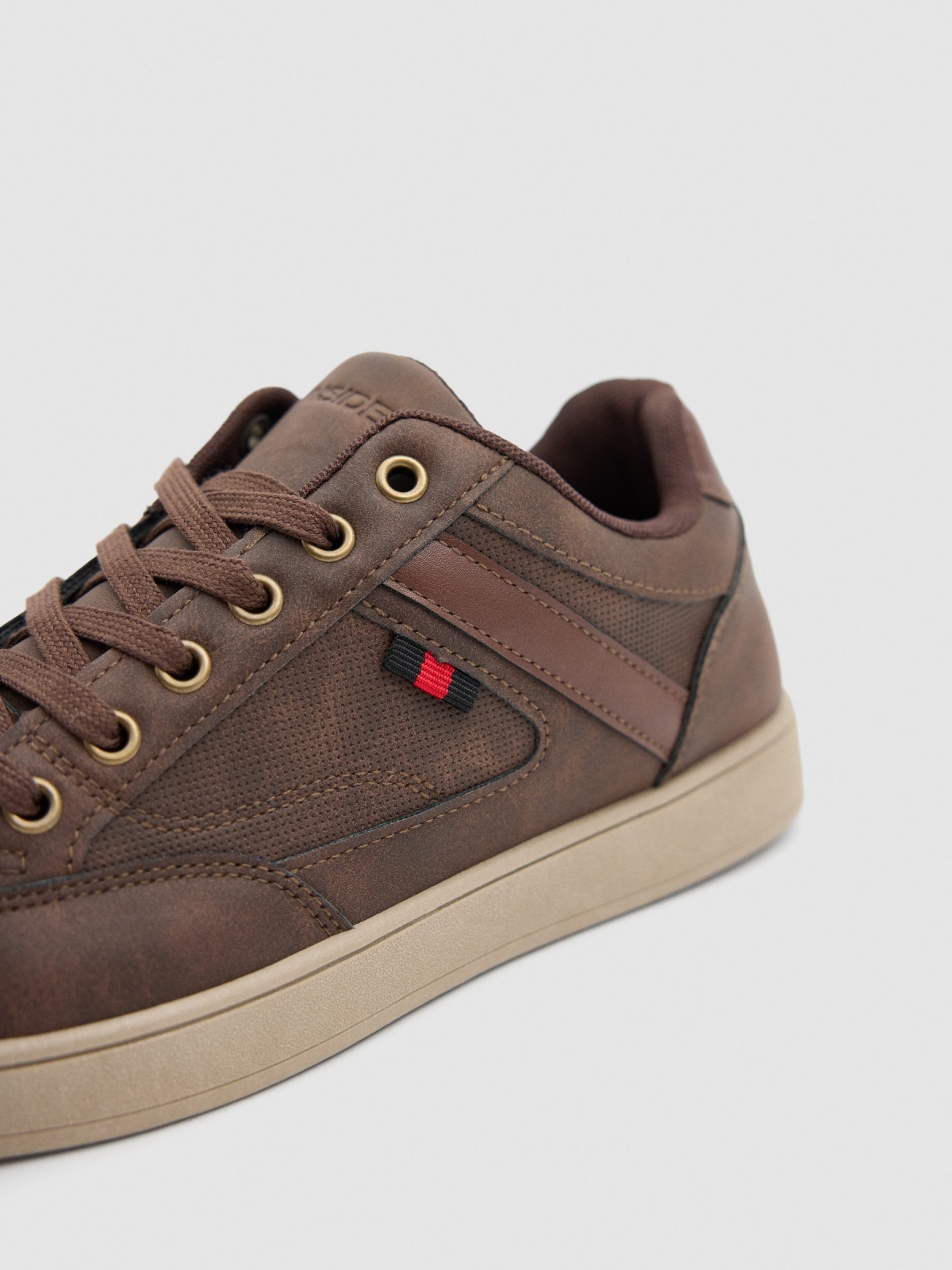 Brown casual sneaker brown detail view