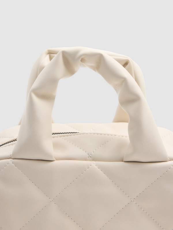 Padded leatherette bag ivory detail view