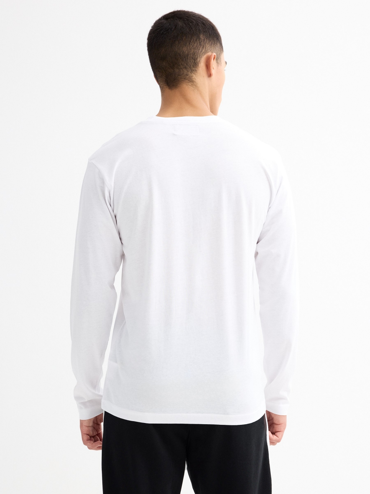 Long sleeve white graphic t-shirt white middle back view