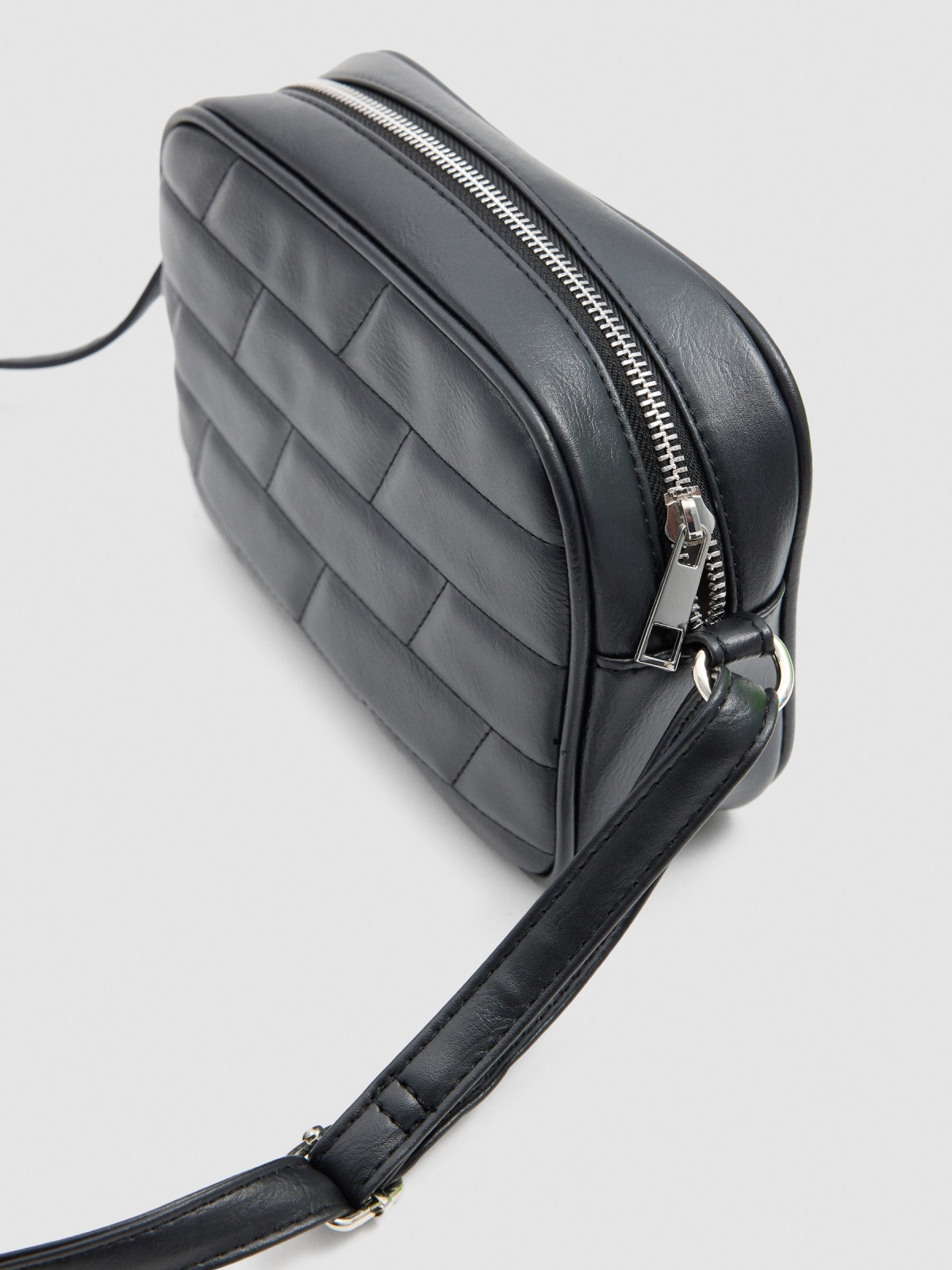 Padded shoulder bag black 45º side view