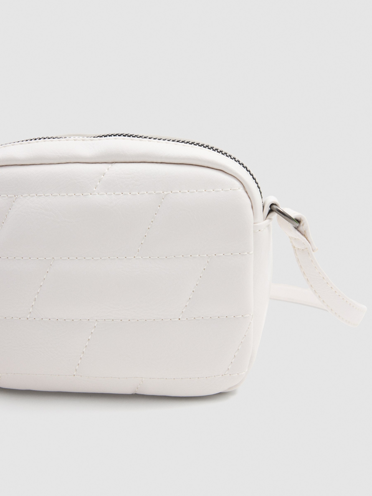 Padded shoulder bag off white 45º side view