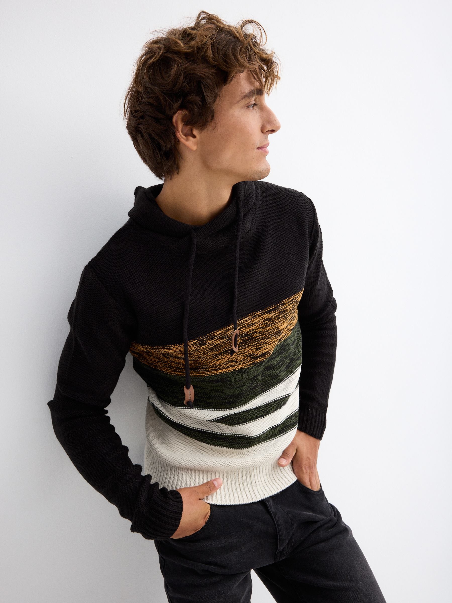 Striped mottled collar jumper black middle front view