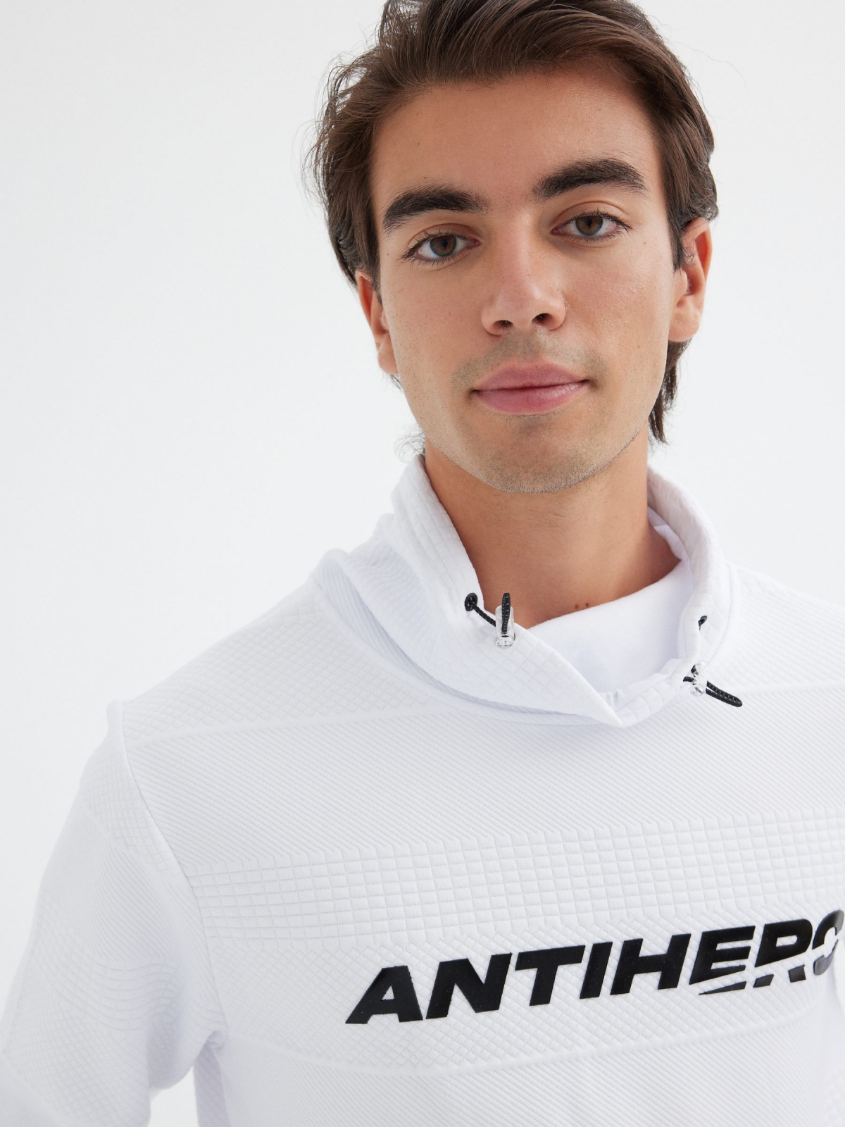 Camisola com gola redonda gráfica branco vista detalhe