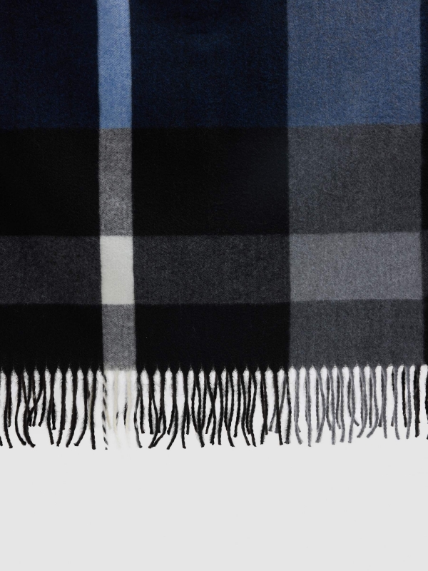 Black checkered scarf multicolor detail view