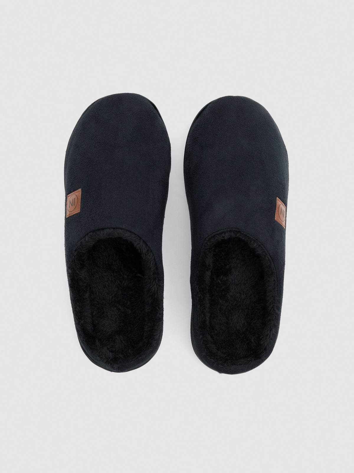 Black home slippers black detail view