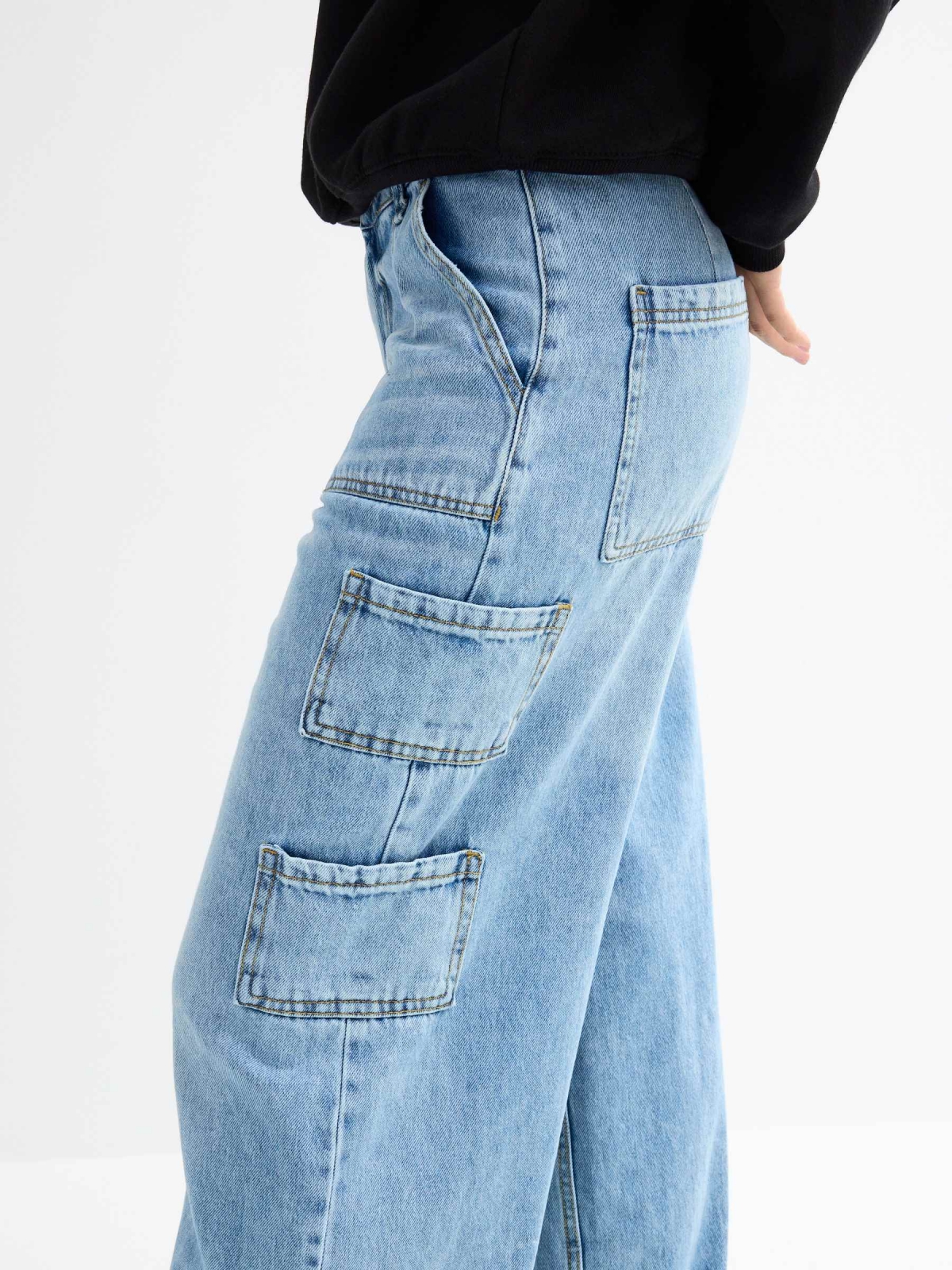 Wide leg carpenter blue jeans light blue detail view