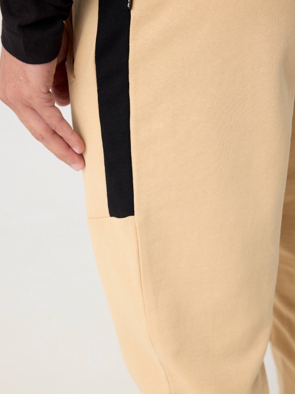 Sport jogger pants camel detail view