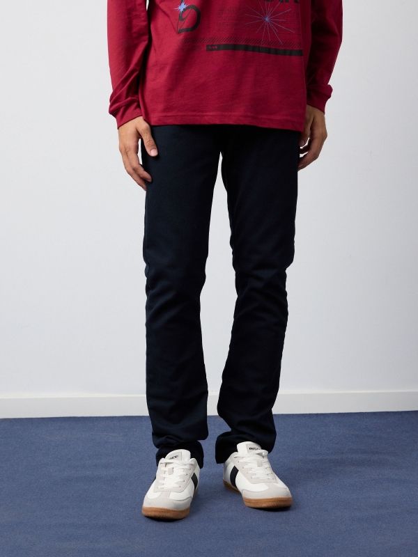 Basic colored jeans blue middle front view