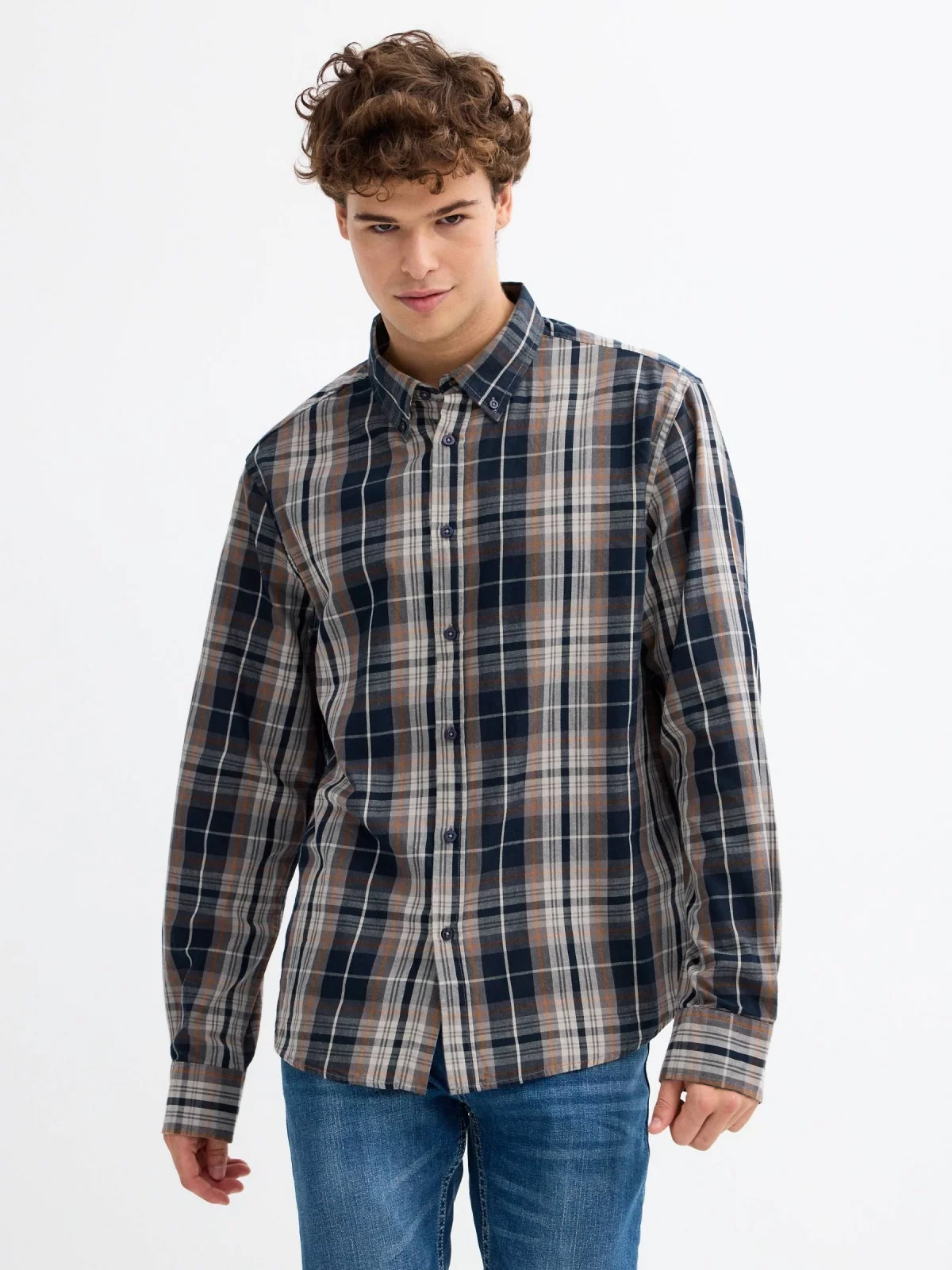 Camisa regular estampado cuadros gris vista media frontal