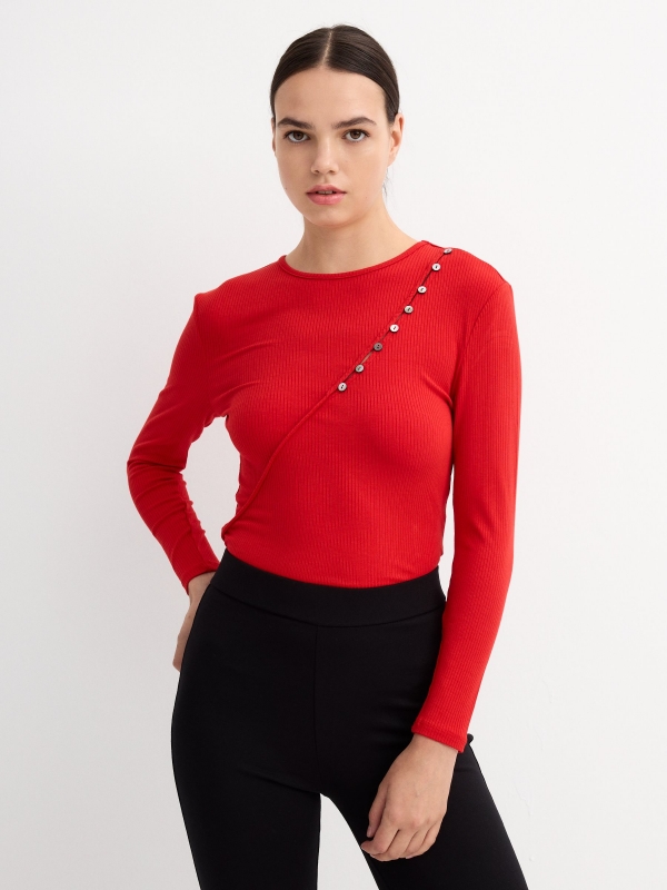 Ribbed t-shirt with buttons red middle front view