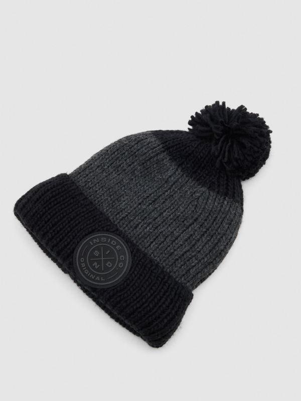 Pom-pom hat black 45º back view