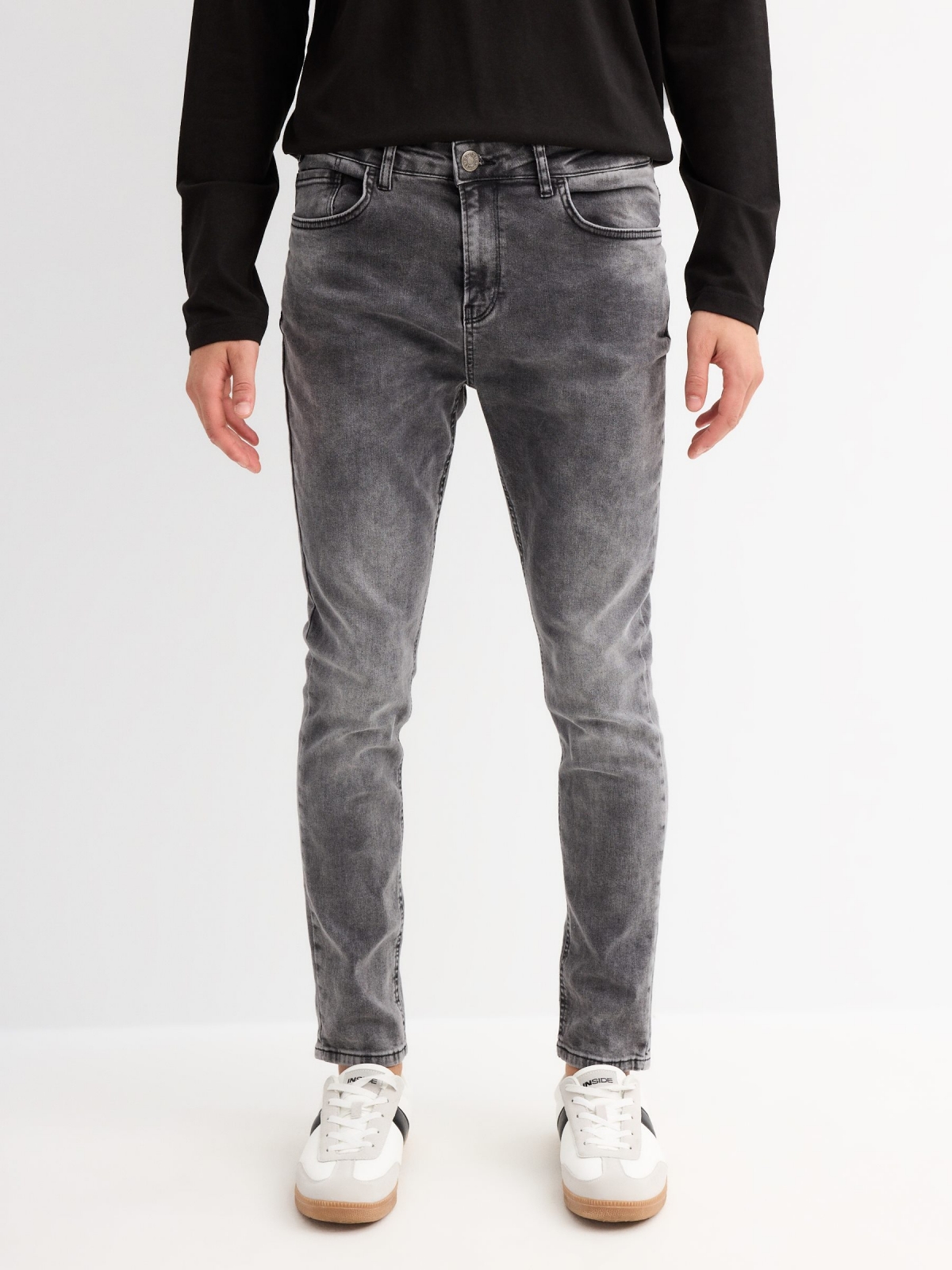 Carrot jeans grey middle front view