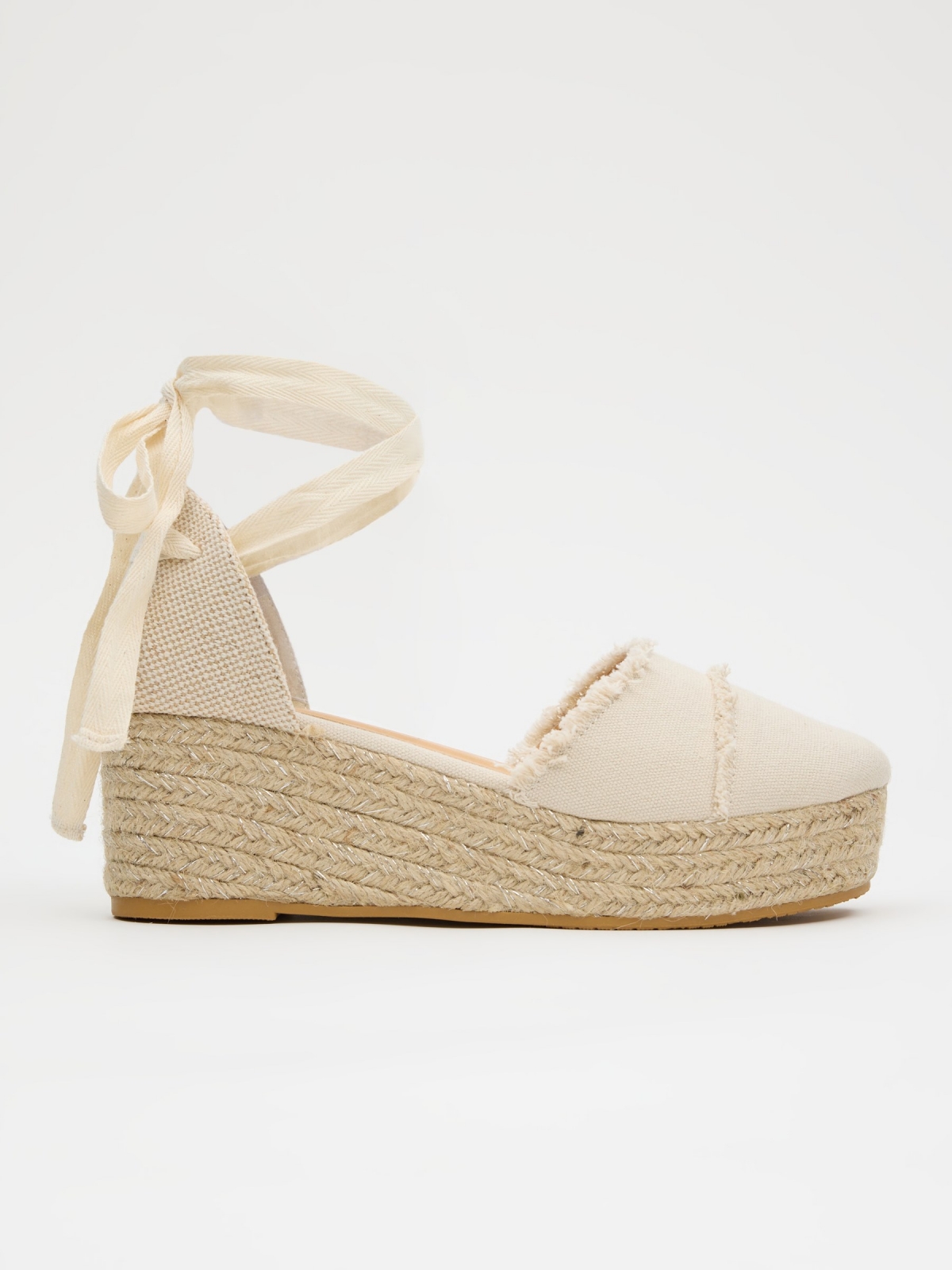 Frayed jute wedge off white