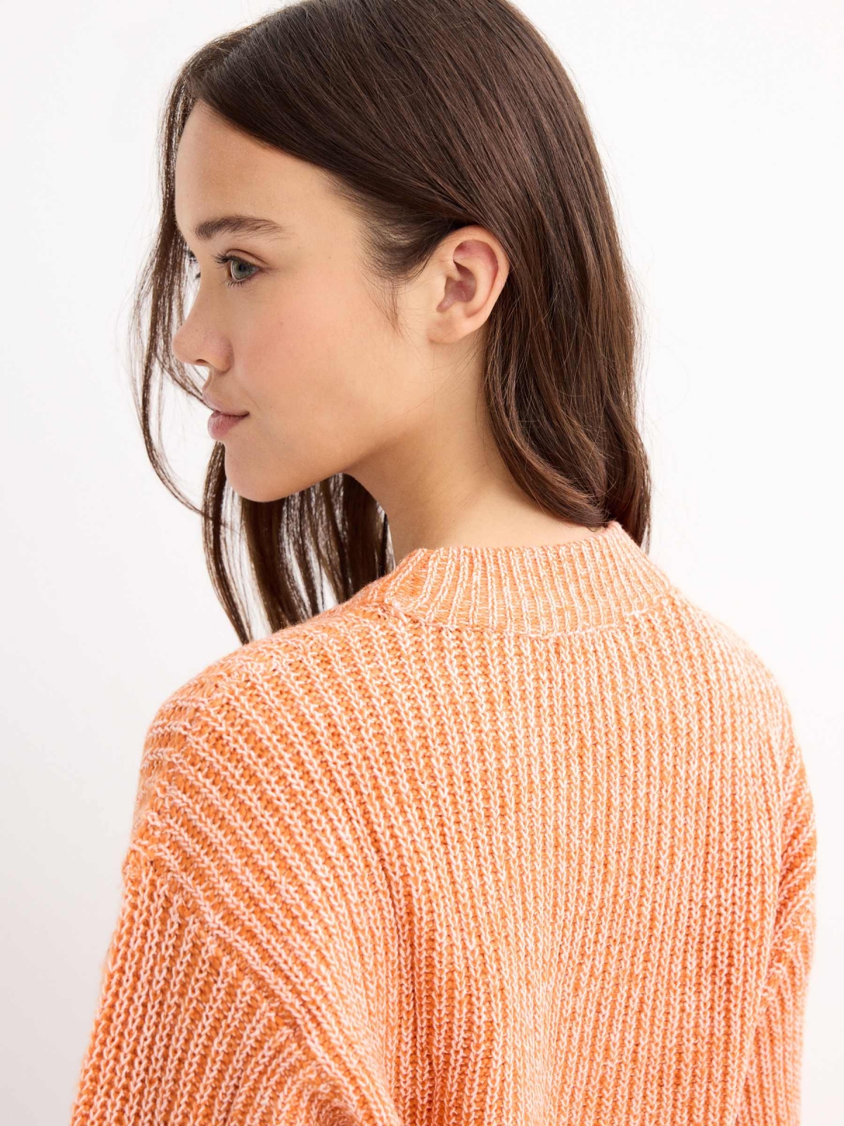 Jersey cuello redondo naranja vista detalle