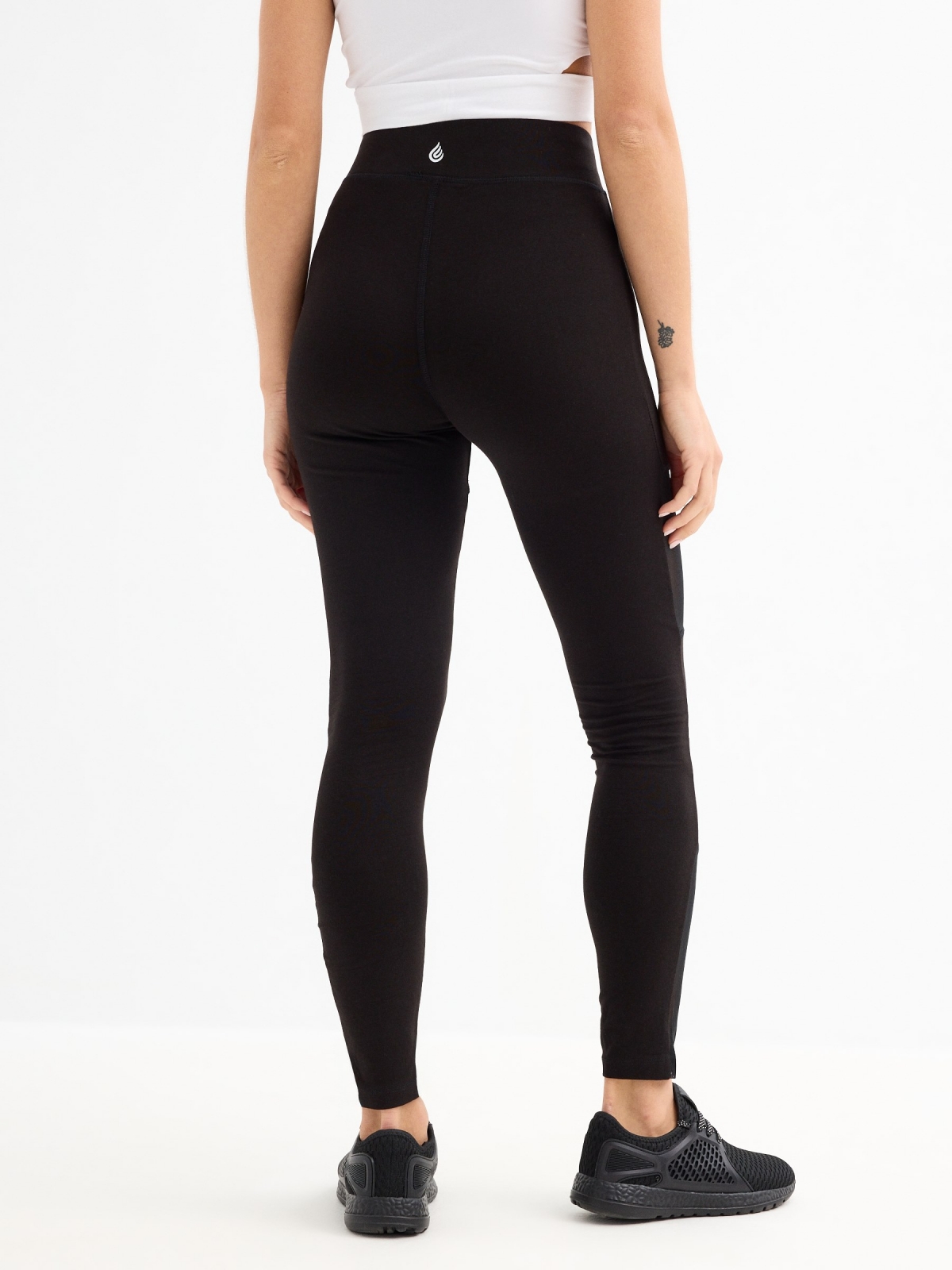 Leggins combined with mesh black middle back view