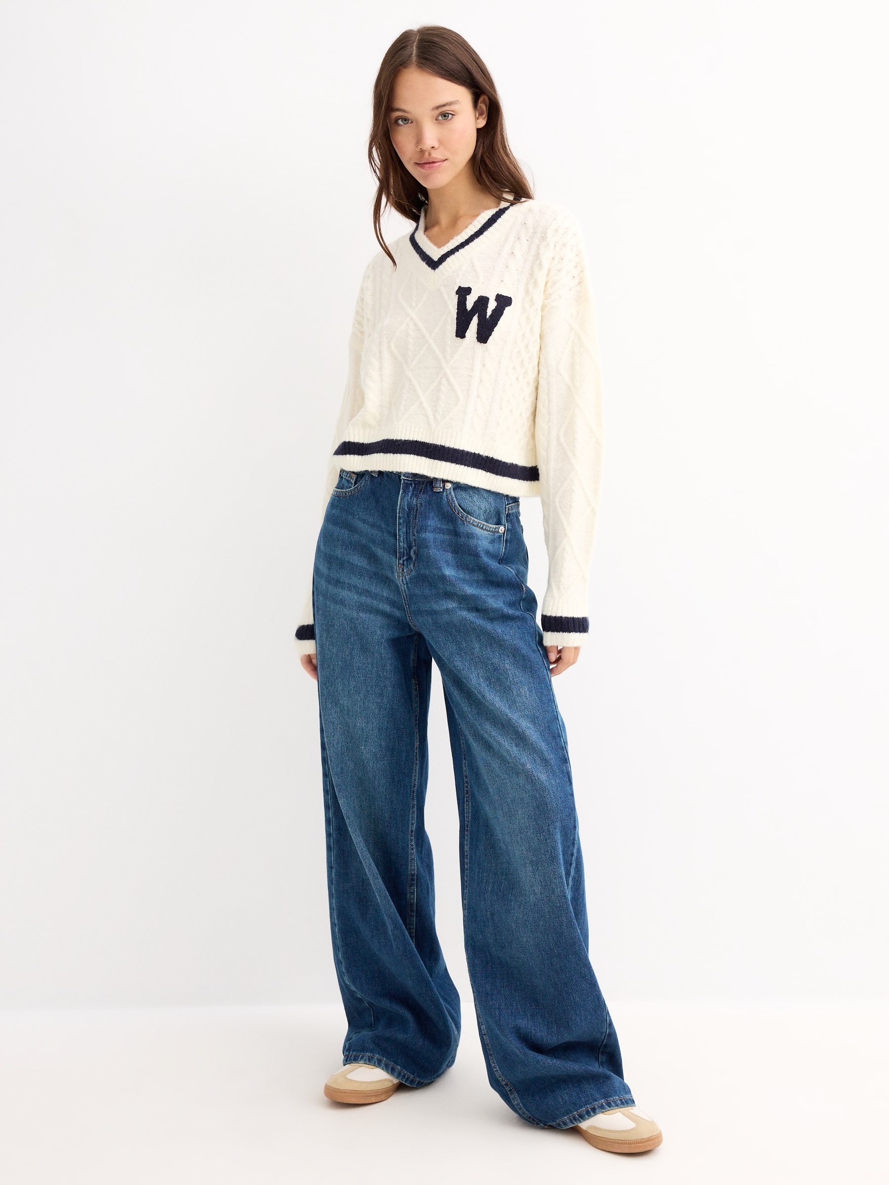 Jersey college blanco roto vista media frontal