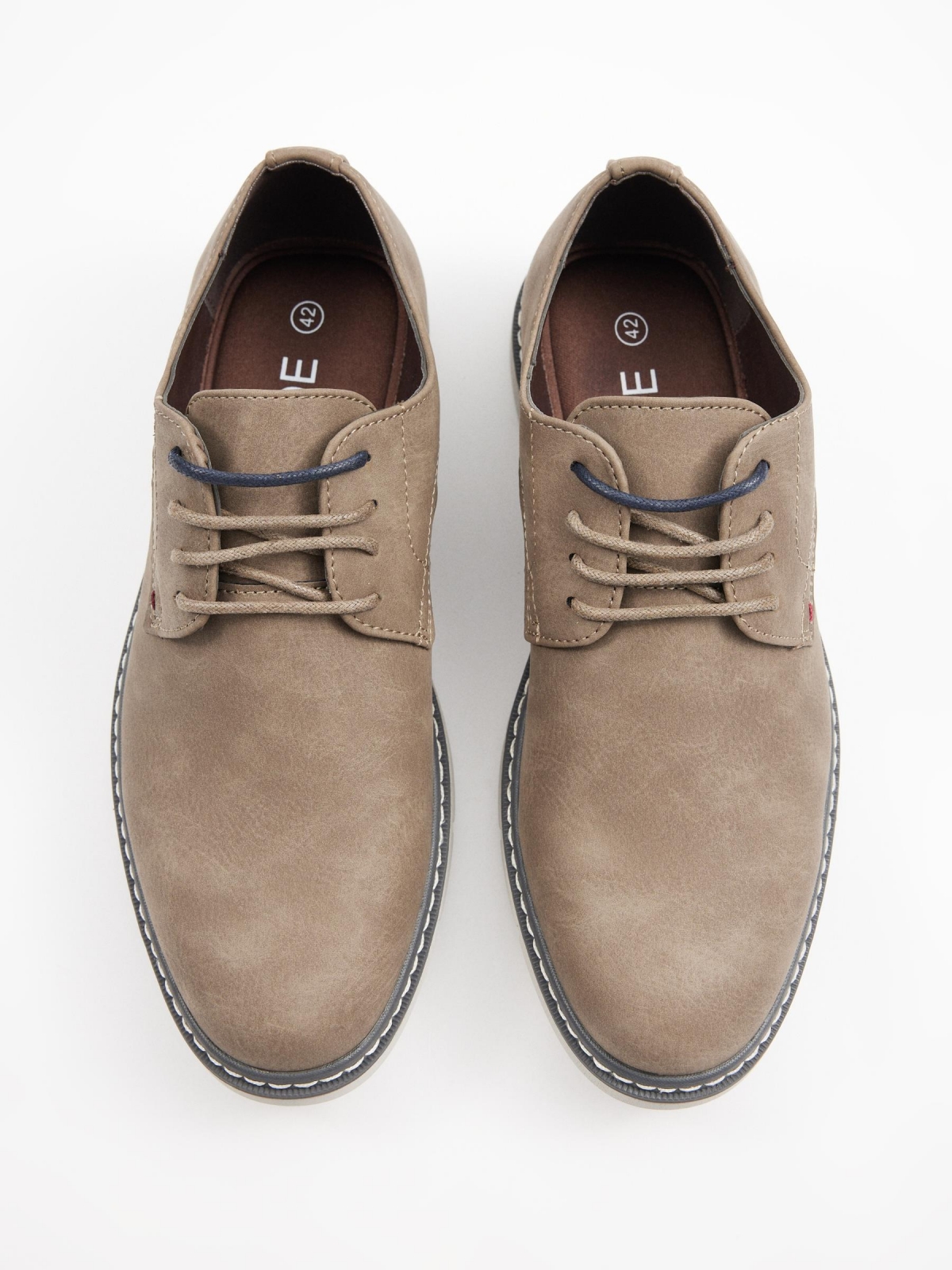 Classic blucher shoe light grey zenithal view