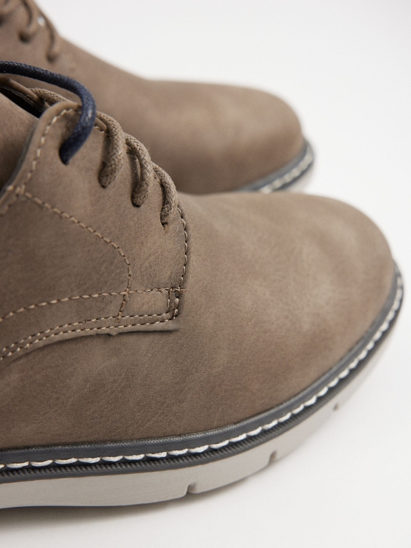 Classic blucher shoe light grey detail view