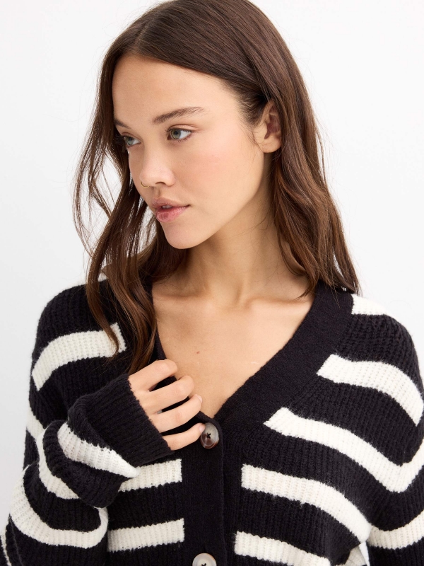 Striped V-neck cardigans black/beige detail view