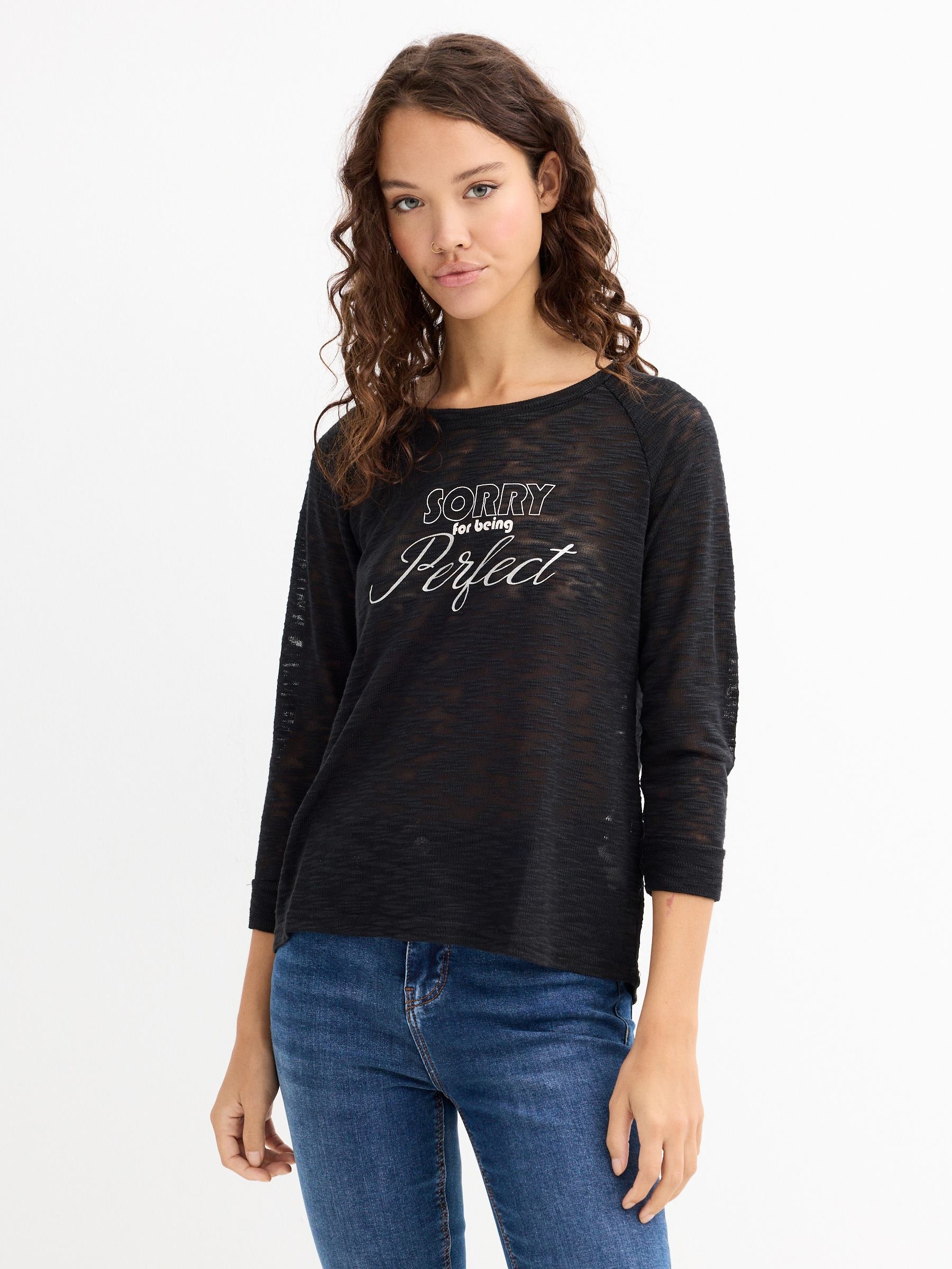 T-shirt perfeita preto vista meia frontal