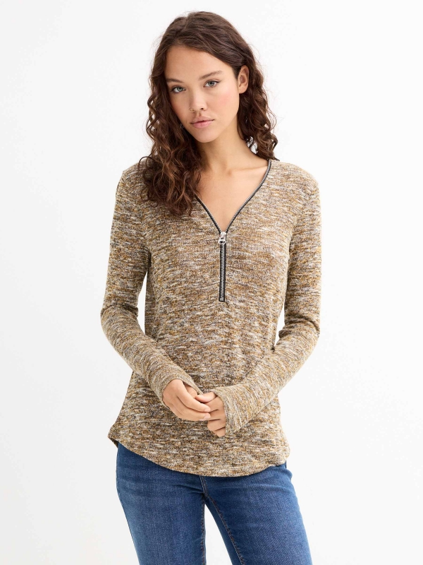 Marbled T-shirt with zipper yellow middle front view