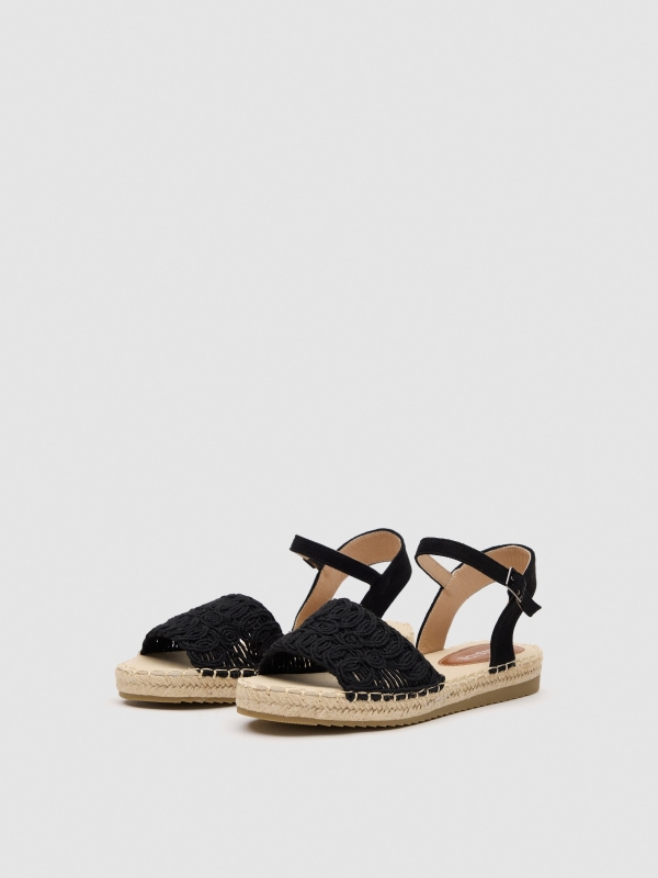 Sandália croché preto vista frontal 45º