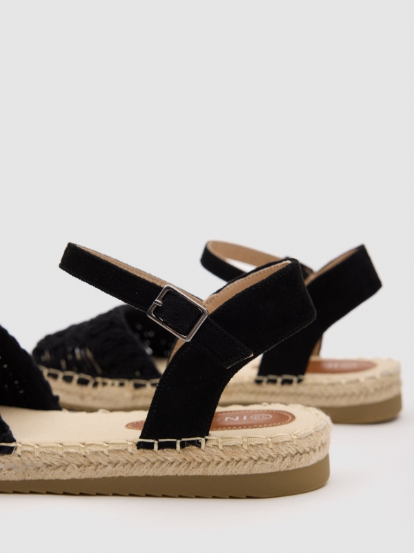 Sandália croché preto vista detalhe