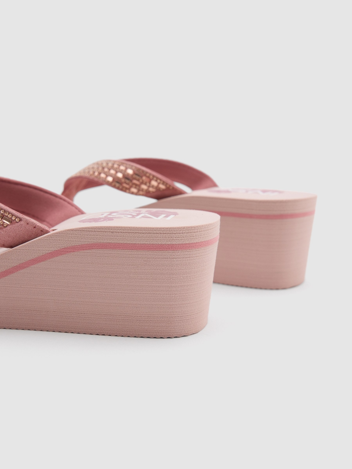 Wedge flip-flops nude pink detail view
