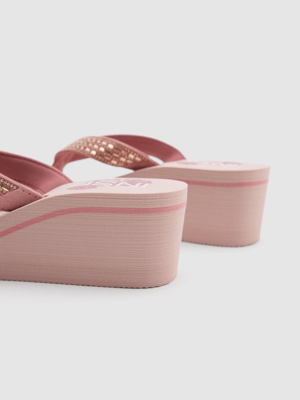 Wedge flip-flops nude pink detail view