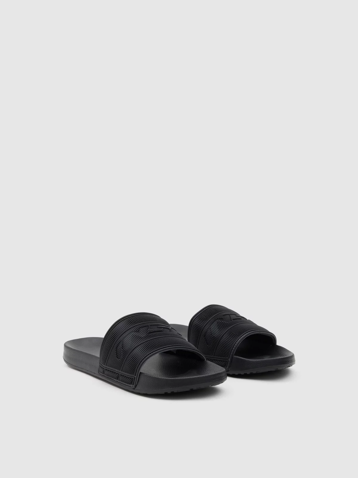Chanclas pala confort negro vista lateral