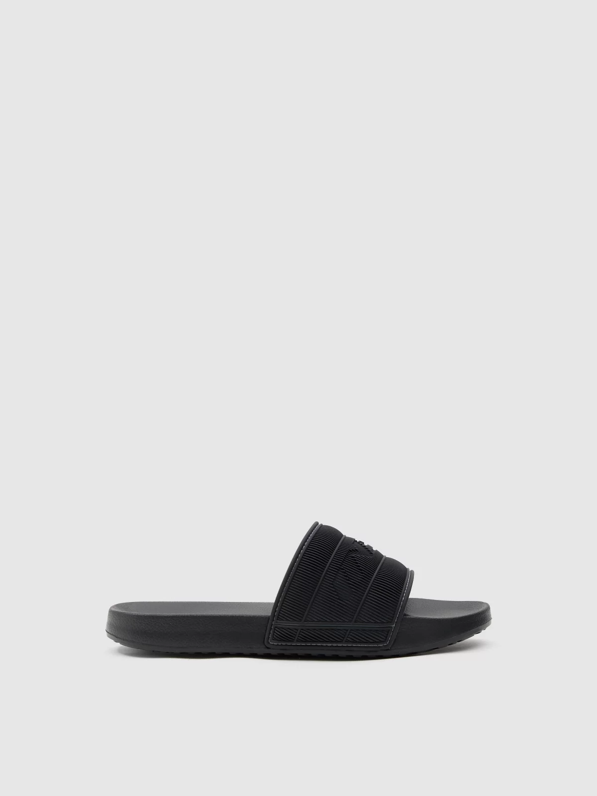 Chanclas pala confort negro vista trasera 45º