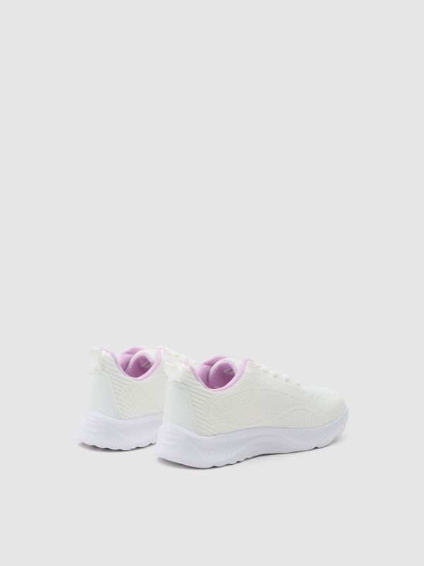 Deportivo running clásico blanco vista trasera 45º