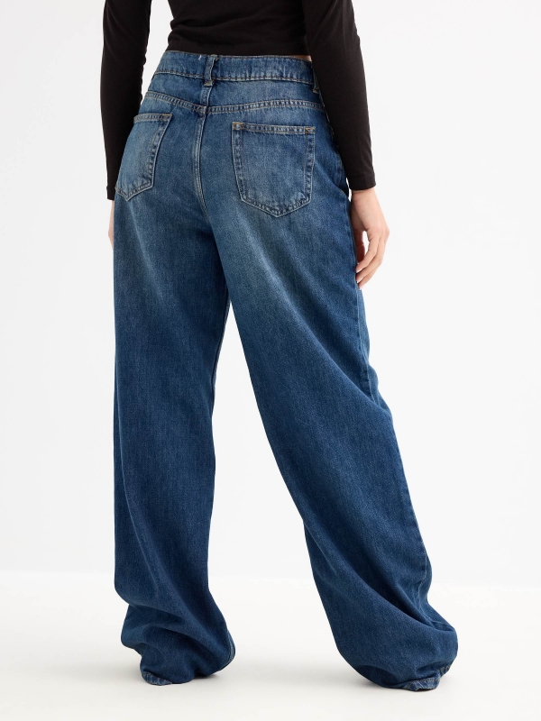 Jeans Wide Leg de tiro alto azul vista media trasera